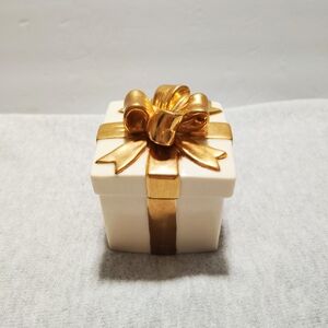 The Lenox Gold Keepsake Box Gold Club Fine Ivory China Bow Ribbon Trinket